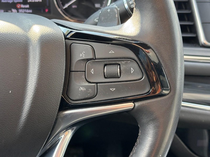 Buick Enclave Vehicle Full-screen Gallery Image 20