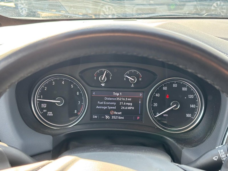 Buick Enclave Vehicle Full-screen Gallery Image 21