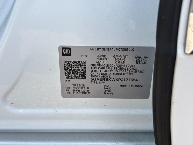 Buick Enclave Vehicle Full-screen Gallery Image 25