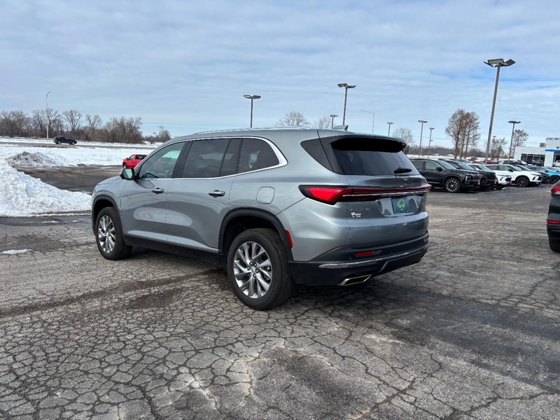 Buick Enclave Vehicle Full-screen Gallery Image 3