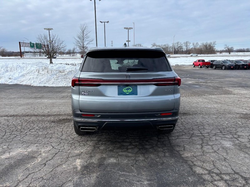 Buick Enclave Vehicle Full-screen Gallery Image 4