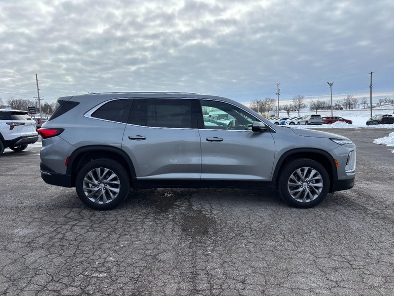 Buick Enclave Vehicle Full-screen Gallery Image 6