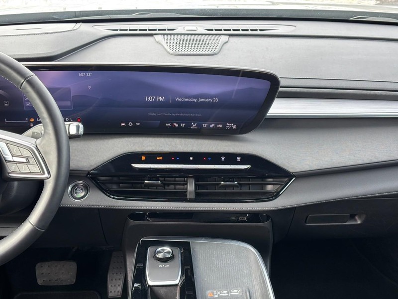 Buick Enclave Vehicle Full-screen Gallery Image 14