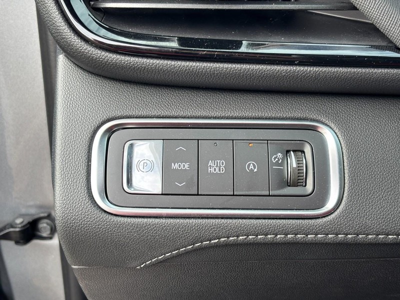 Buick Enclave Vehicle Full-screen Gallery Image 18