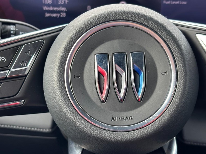 Buick Enclave Vehicle Full-screen Gallery Image 20