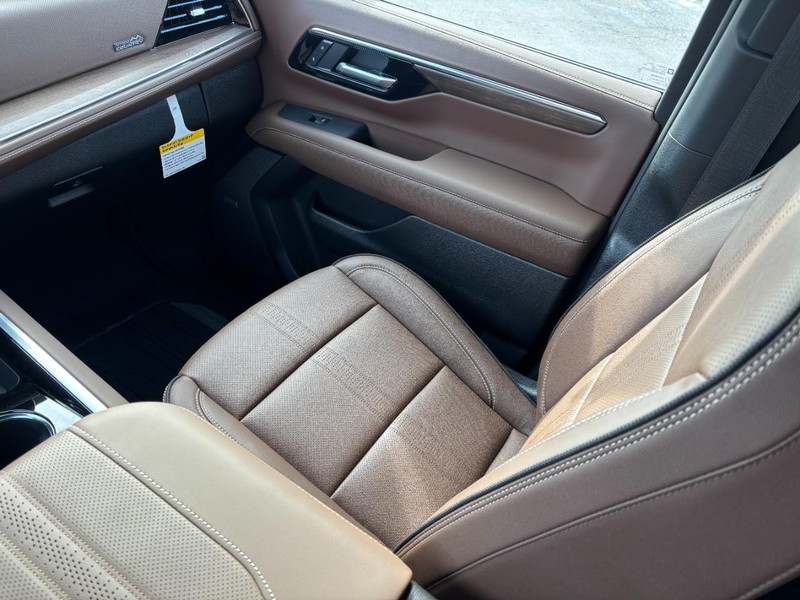 Chevrolet Tahoe Vehicle Full-screen Gallery Image 10