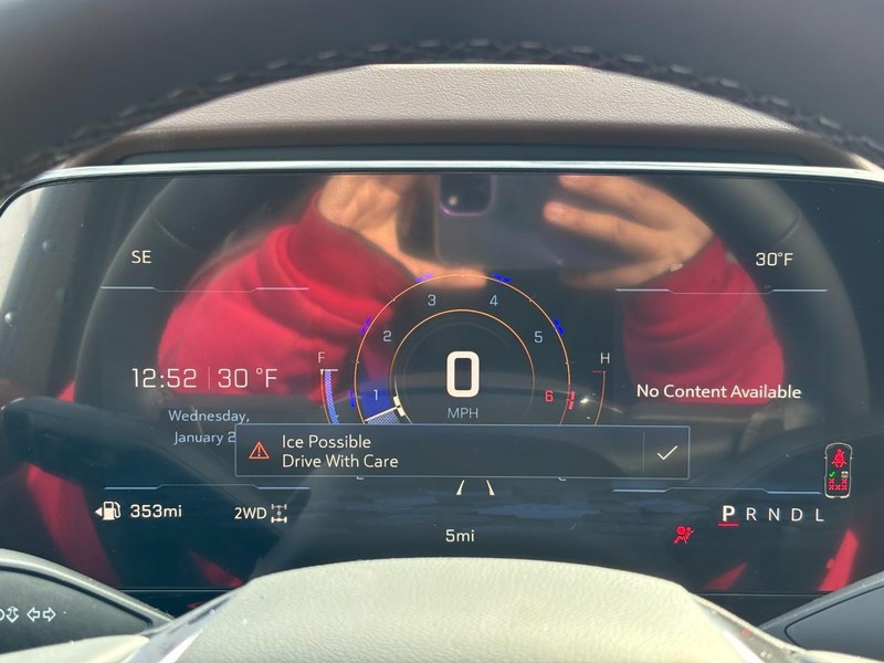 Chevrolet Tahoe Vehicle Full-screen Gallery Image 17