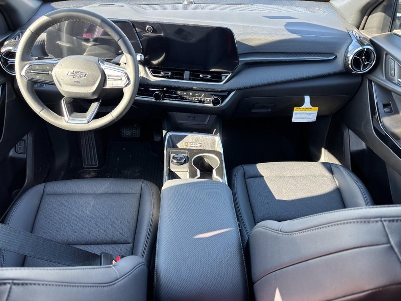 Chevrolet Equinox Vehicle Full-screen Gallery Image 6