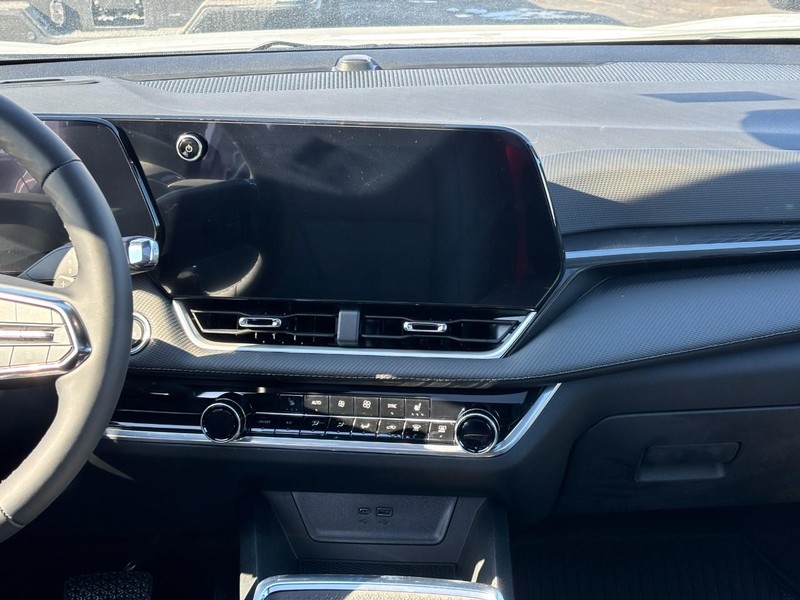 Chevrolet Equinox Vehicle Full-screen Gallery Image 8