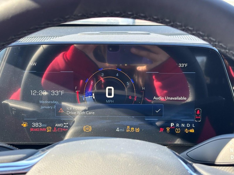 Chevrolet Equinox Vehicle Full-screen Gallery Image 16