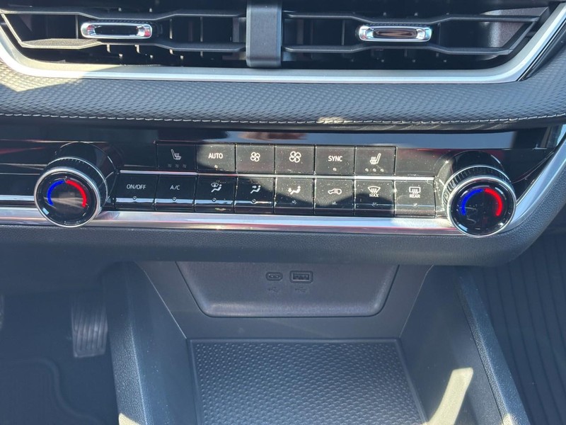 Chevrolet Equinox Vehicle Full-screen Gallery Image 20