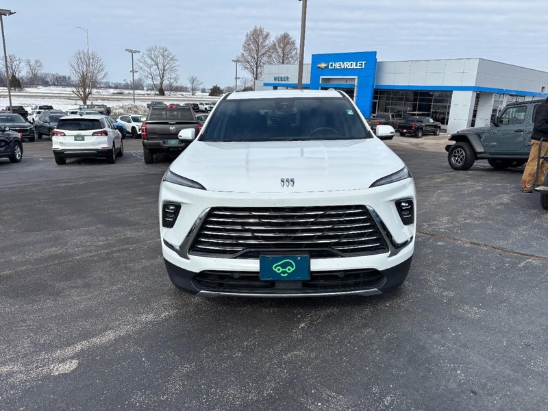 Buick Enclave Vehicle Full-screen Gallery Image 8