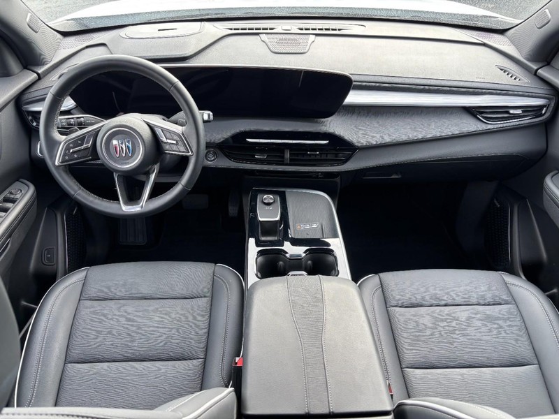 Buick Enclave Vehicle Full-screen Gallery Image 12