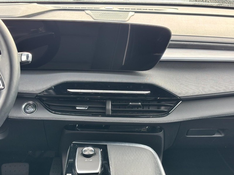 Buick Enclave Vehicle Full-screen Gallery Image 14