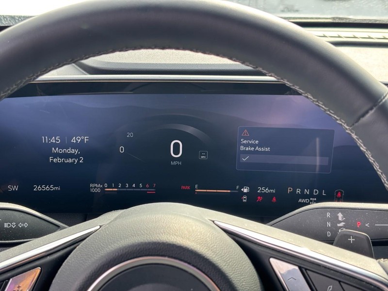 Buick Enclave Vehicle Full-screen Gallery Image 22