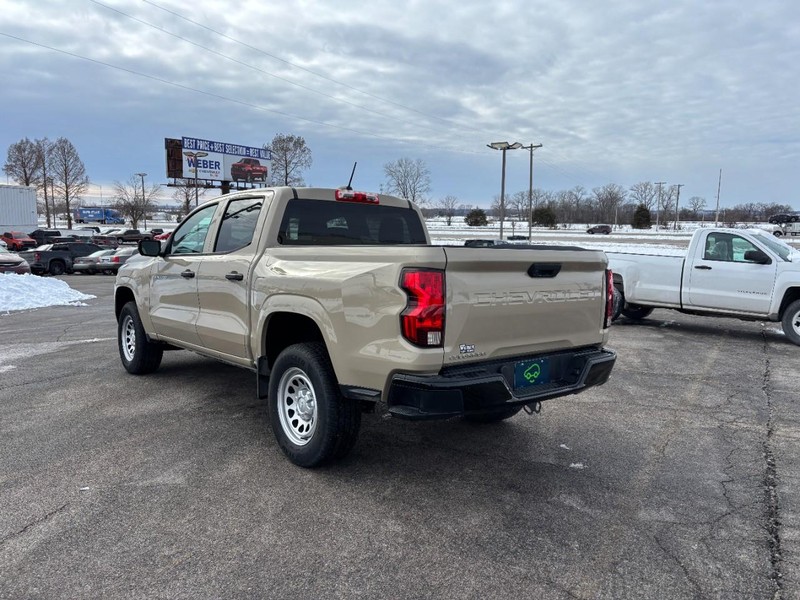 Chevrolet Colorado Vehicle Full-screen Gallery Image 3