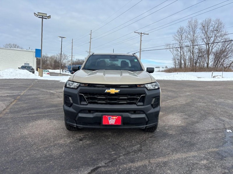 Chevrolet Colorado Vehicle Full-screen Gallery Image 8