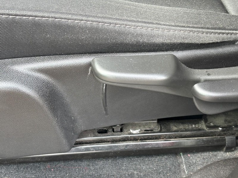 Chevrolet Colorado Vehicle Full-screen Gallery Image 15