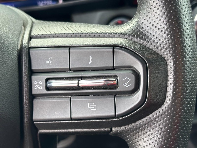 Chevrolet Colorado Vehicle Full-screen Gallery Image 20