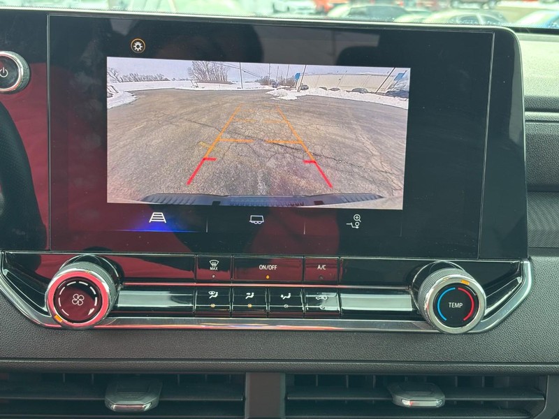 Chevrolet Colorado Vehicle Full-screen Gallery Image 23