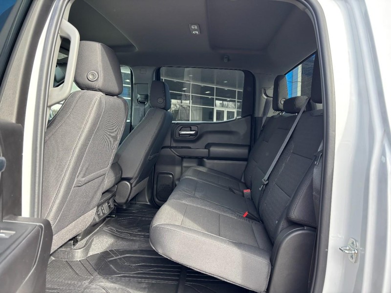 Chevrolet Silverado 1500 Vehicle Full-screen Gallery Image 5