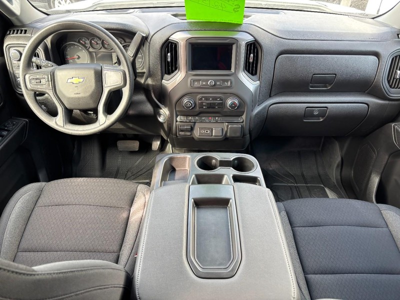 Chevrolet Silverado 1500 Vehicle Full-screen Gallery Image 6