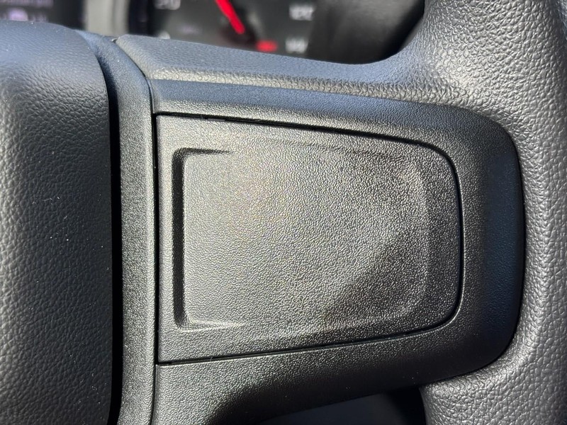 Chevrolet Silverado 1500 Vehicle Full-screen Gallery Image 15