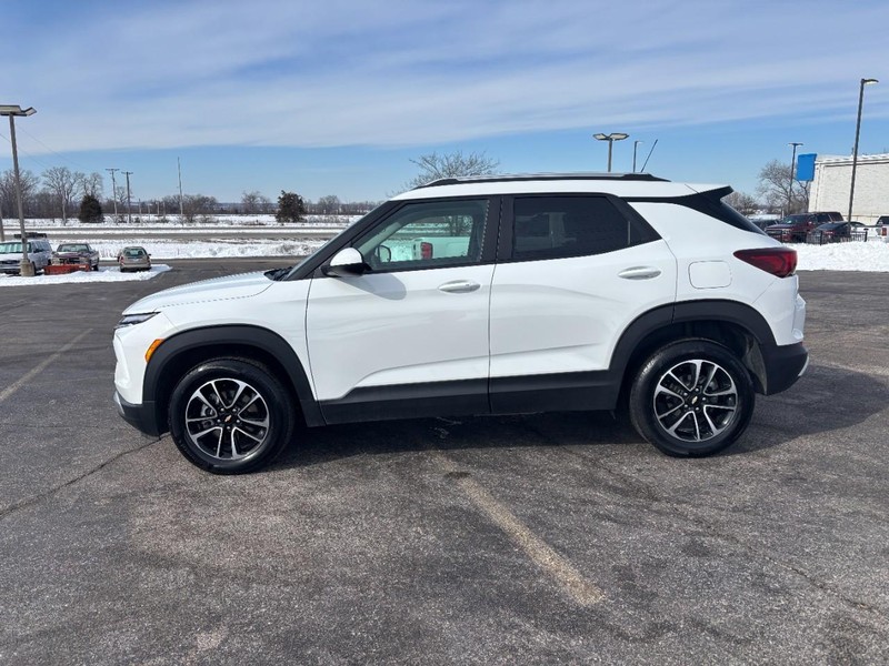Chevrolet TrailBlazer Vehicle Full-screen Gallery Image 2