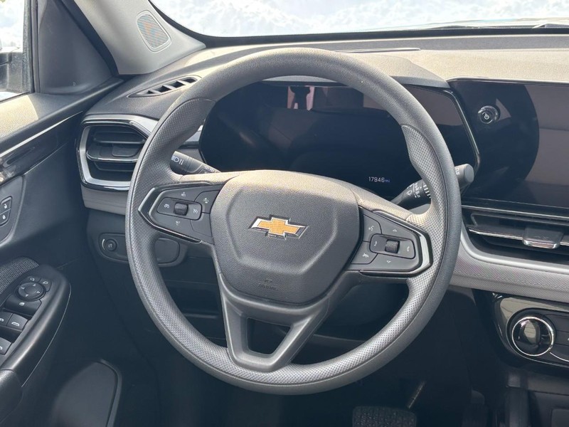 Chevrolet TrailBlazer Vehicle Full-screen Gallery Image 12