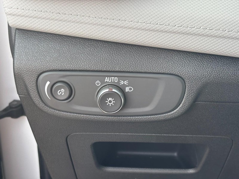 Chevrolet TrailBlazer Vehicle Full-screen Gallery Image 17