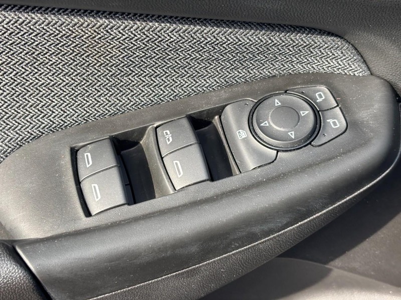 Chevrolet TrailBlazer Vehicle Full-screen Gallery Image 16