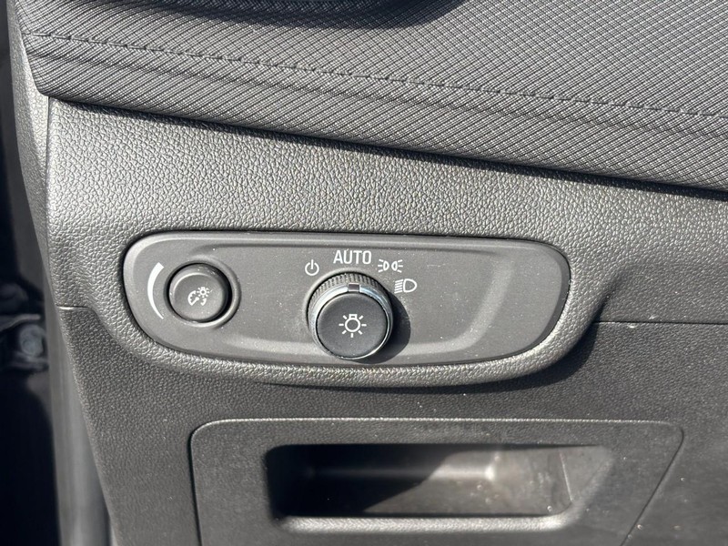 Chevrolet TrailBlazer Vehicle Full-screen Gallery Image 17