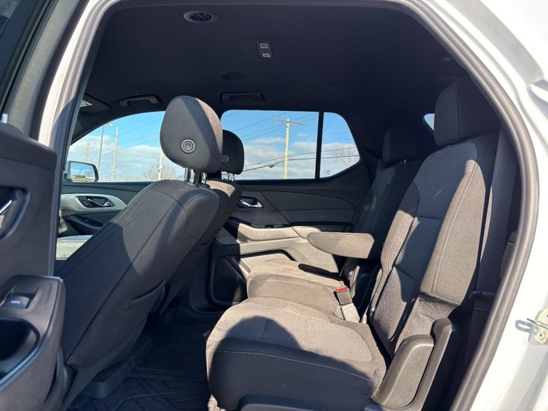 Chevrolet Traverse Vehicle Full-screen Gallery Image 11