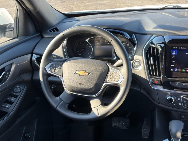 Chevrolet Traverse Vehicle Full-screen Gallery Image 13