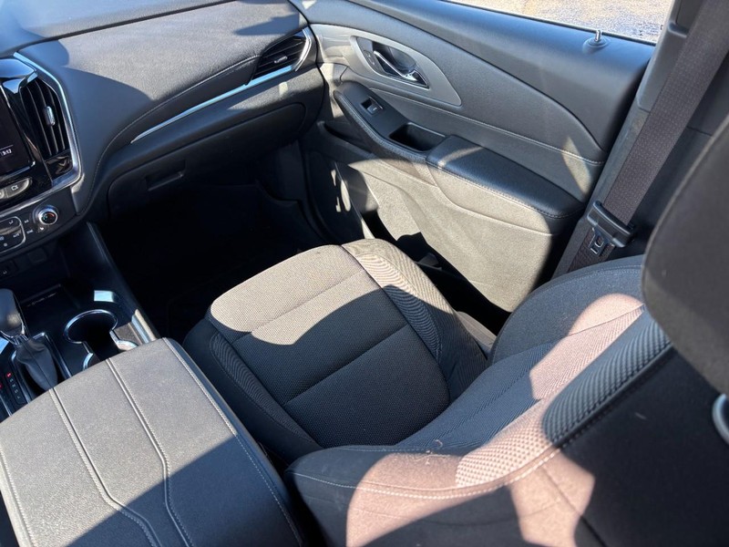 Chevrolet Traverse Vehicle Full-screen Gallery Image 15