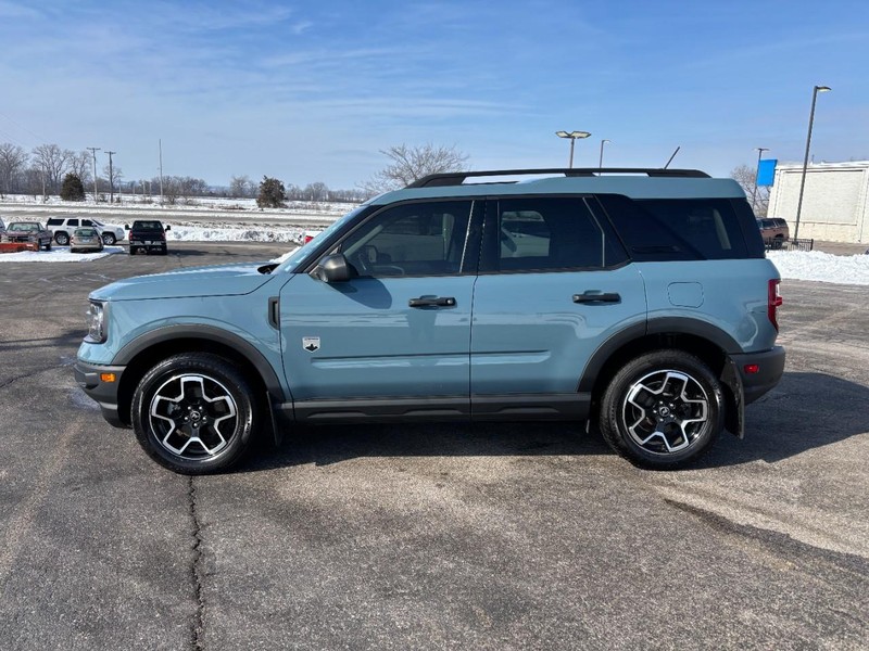 Ford Bronco Sport Vehicle Full-screen Gallery Image 2