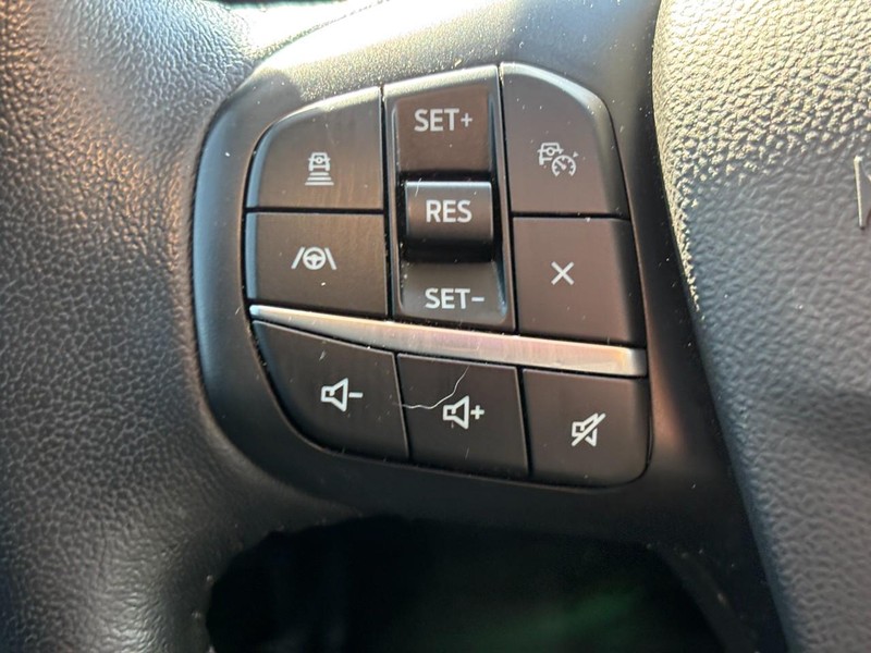 Ford Bronco Sport Vehicle Full-screen Gallery Image 17