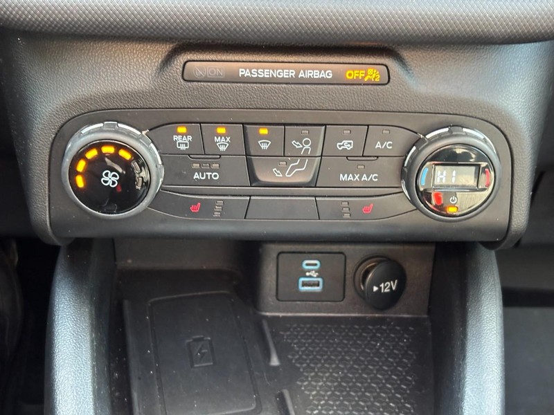 Ford Bronco Sport Vehicle Full-screen Gallery Image 23