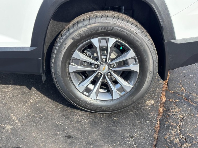 Chevrolet Equinox Vehicle Full-screen Gallery Image 4