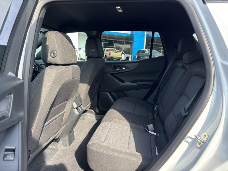 Chevrolet Equinox Vehicle Full-screen Gallery Image 5