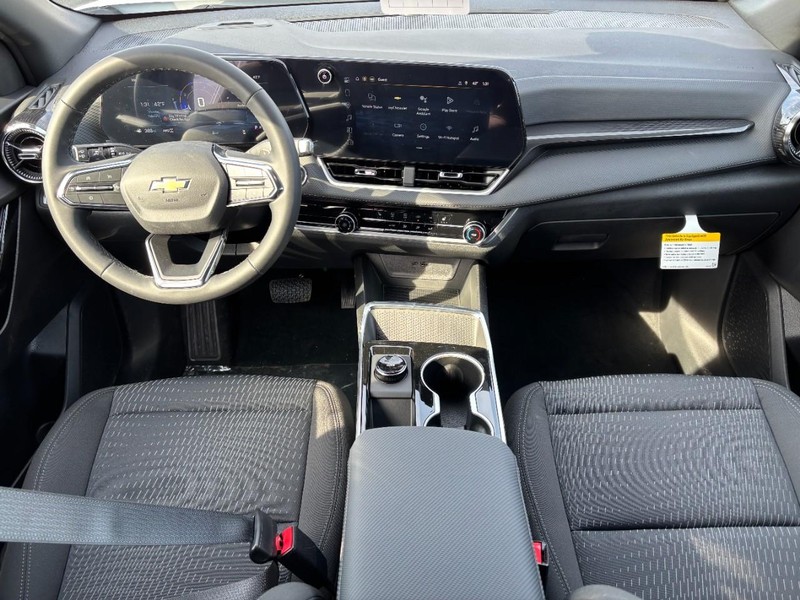 Chevrolet Equinox Vehicle Full-screen Gallery Image 6