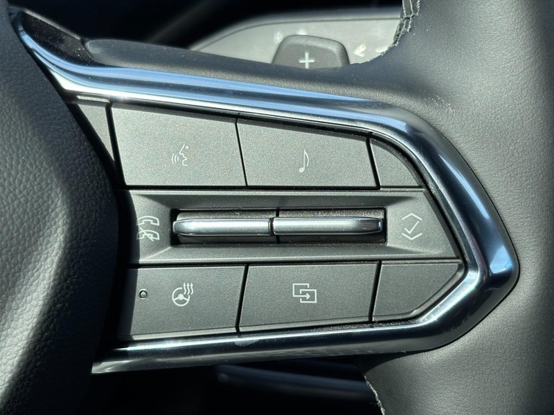 Chevrolet Equinox Vehicle Full-screen Gallery Image 15