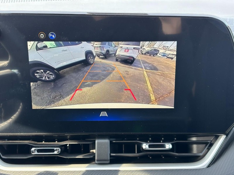 Chevrolet Equinox Vehicle Full-screen Gallery Image 19