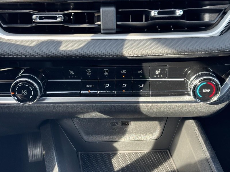 Chevrolet Equinox Vehicle Full-screen Gallery Image 20