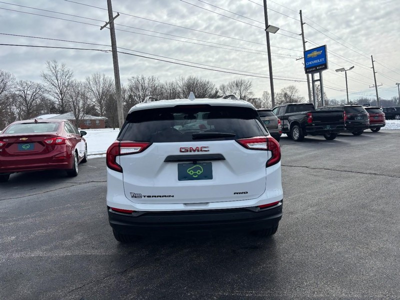 GMC Terrain Vehicle Full-screen Gallery Image 4