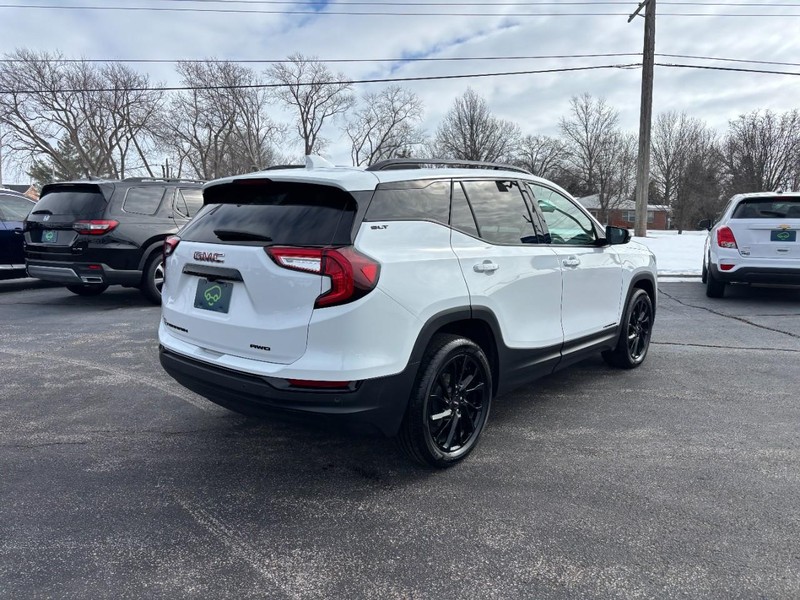 GMC Terrain Vehicle Full-screen Gallery Image 5