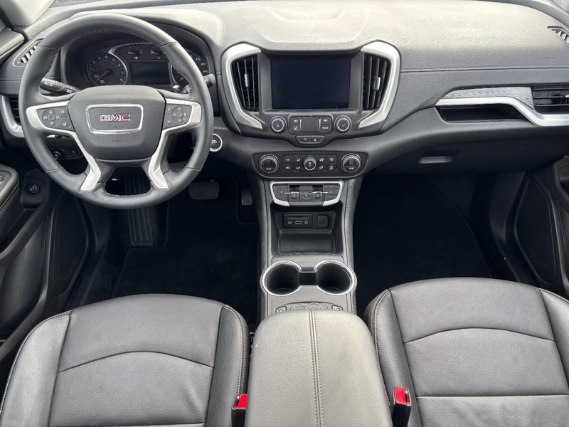 GMC Terrain Vehicle Full-screen Gallery Image 11
