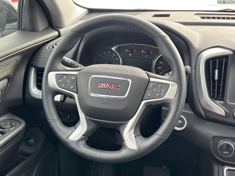 GMC Terrain Vehicle Full-screen Gallery Image 12