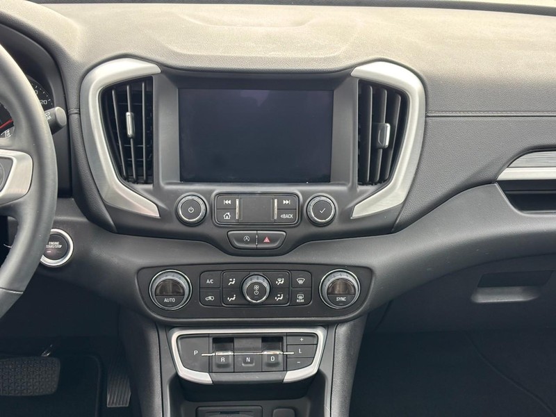 GMC Terrain Vehicle Full-screen Gallery Image 13