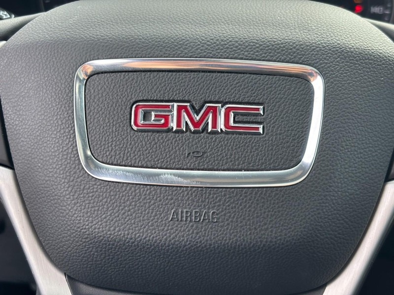 GMC Terrain Vehicle Full-screen Gallery Image 19